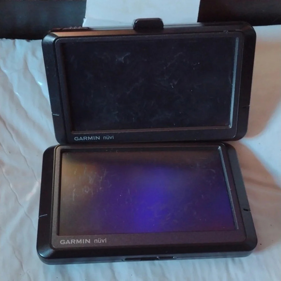 Garmin nuvi GPS pair - Picture 1 of 3